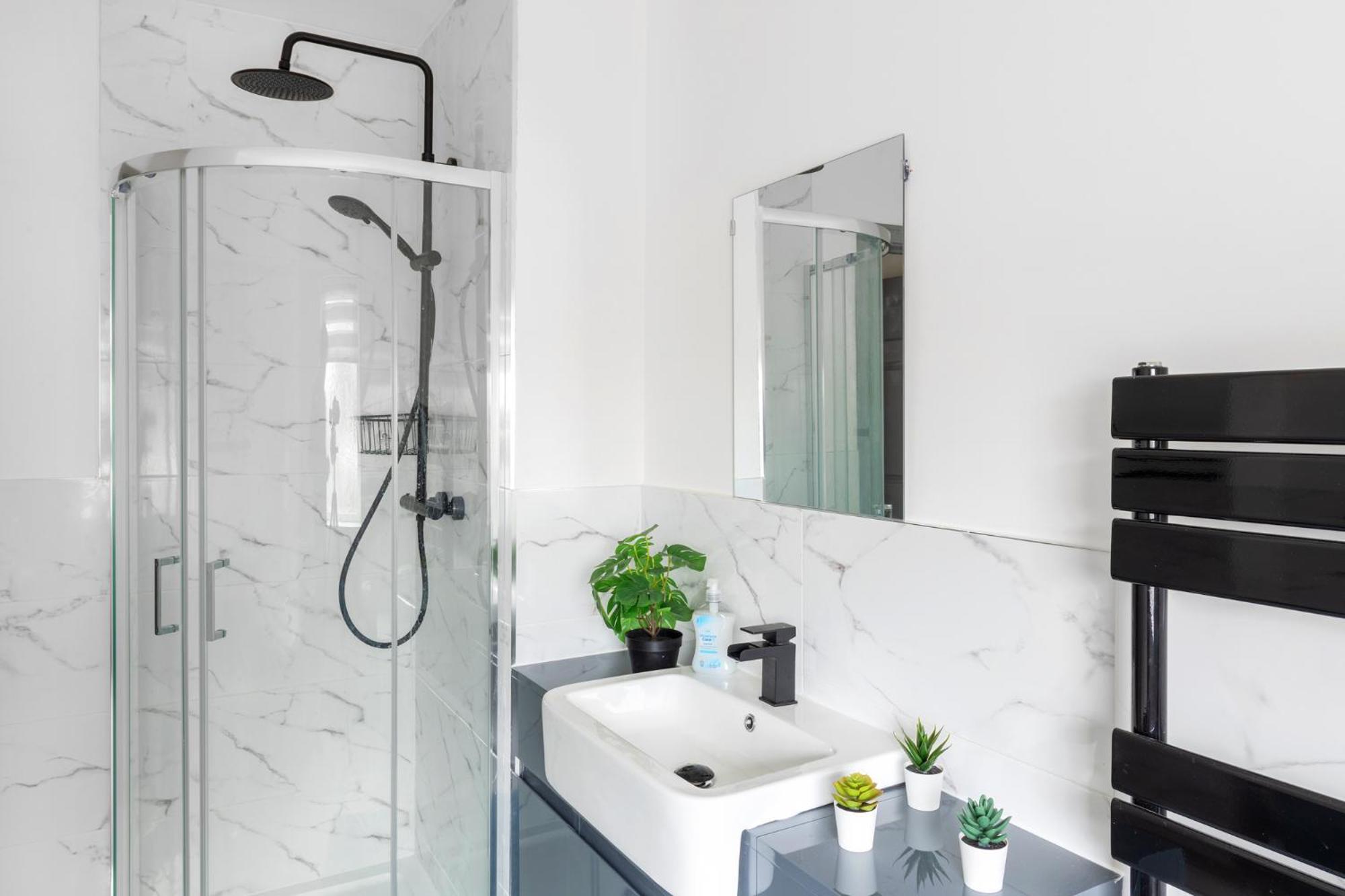 Stanion Luxurious 3 Bedroom Modern House Northamptonshire, Double, Twins, Single, Free Parking, Free Wi-Fi, Pets, Up To 8 Sleeps, 4 Smart Tvs Корби Экстерьер фото