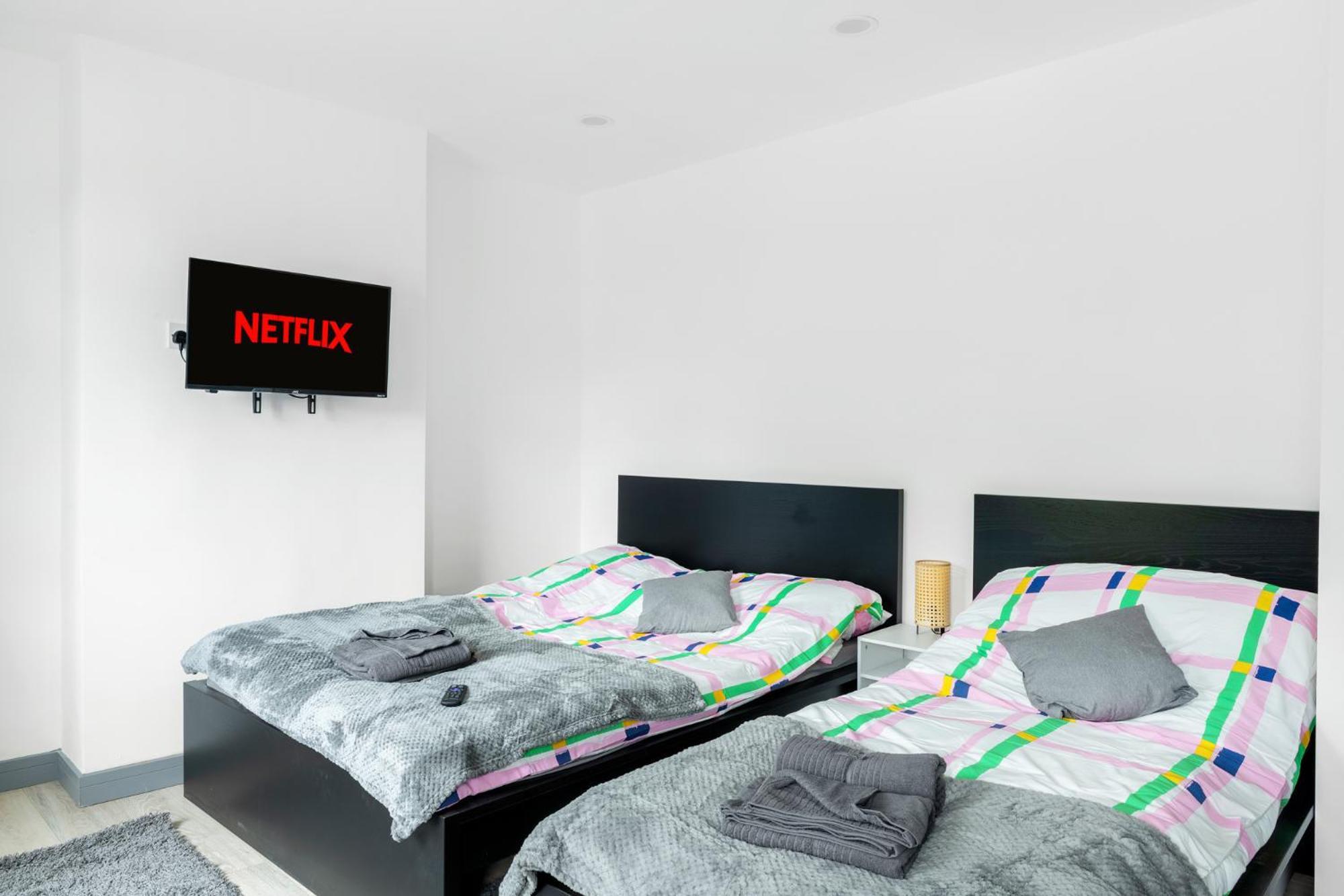 Stanion Luxurious 3 Bedroom Modern House Northamptonshire, Double, Twins, Single, Free Parking, Free Wi-Fi, Pets, Up To 8 Sleeps, 4 Smart Tvs Корби Экстерьер фото