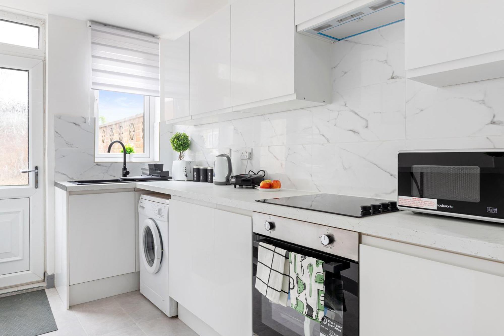 Stanion Luxurious 3 Bedroom Modern House Northamptonshire, Double, Twins, Single, Free Parking, Free Wi-Fi, Pets, Up To 8 Sleeps, 4 Smart Tvs Корби Экстерьер фото