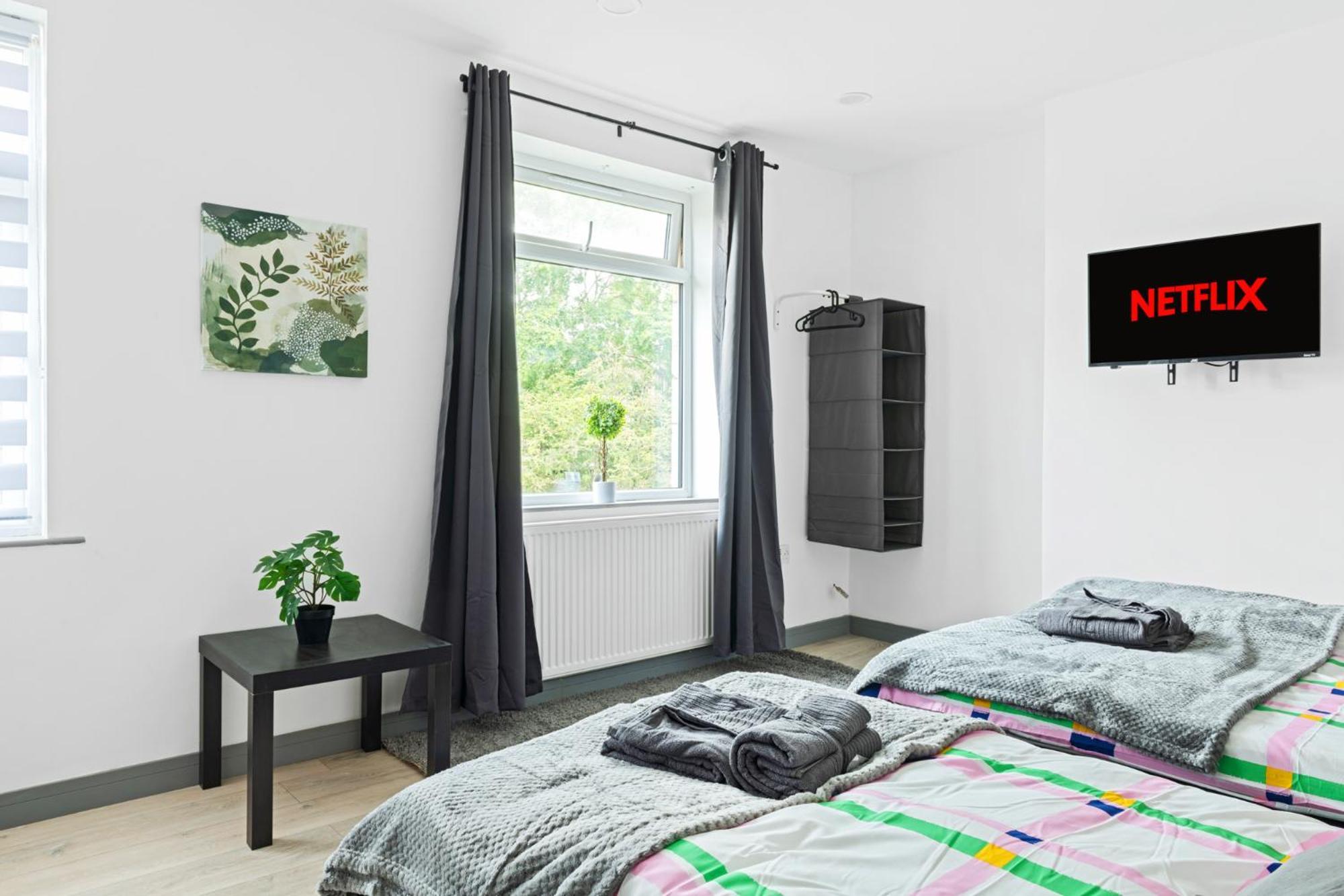 Stanion Luxurious 3 Bedroom Modern House Northamptonshire, Double, Twins, Single, Free Parking, Free Wi-Fi, Pets, Up To 8 Sleeps, 4 Smart Tvs Корби Экстерьер фото