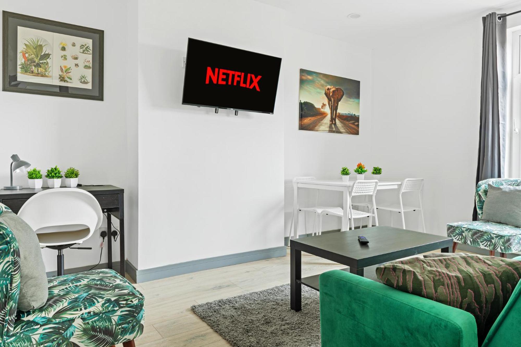 Stanion Luxurious 3 Bedroom Modern House Northamptonshire, Double, Twins, Single, Free Parking, Free Wi-Fi, Pets, Up To 8 Sleeps, 4 Smart Tvs Корби Экстерьер фото